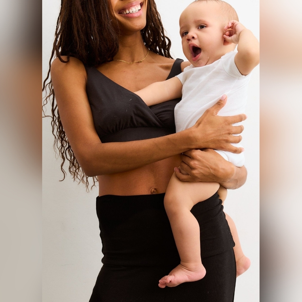 Hatch the dream feed nursing bra in black, medium lounge postpartum maternity